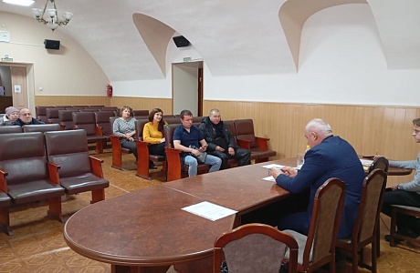 В администрации Мокшанского района прошло совещание по вопросам благоустройства с собственниками объектов торговли и бизнеса 