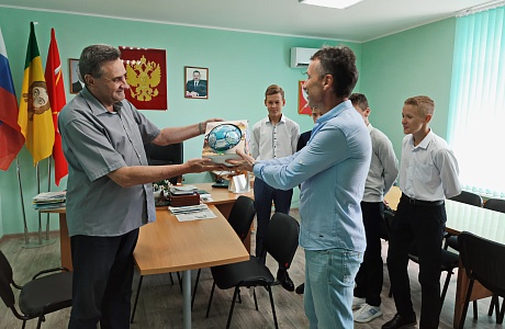 «Кожаный мяч» в Крыму «Кожаный мяч» в Крыму