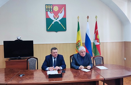 Глава Мокшанского района провел совещание Глава Мокшанского района провел совещание