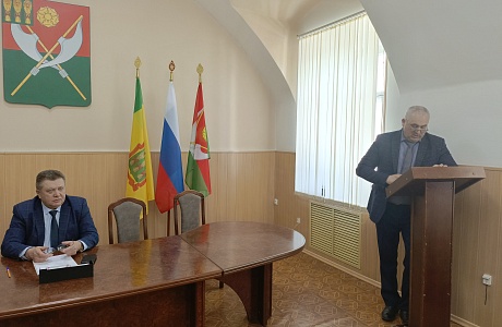Глава Мокшанского района Н. Н.Тихомиров провел еженедельное оперативное совещание. Глава Мокшанского района Н. Н.Тихомиров провел еженедельное оперативное совещание.