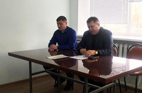 Глава Мокшанского района Н.Н.Тихомиров провел встречу с трудовым коллективом обособленного подразделения учебно-опытного хозяйства «Рамзай» и ознакомил присутствующих с итогами социально-экономического развития Мокшанского района.