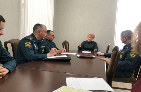 Проведена рабочая встреча главы района с представителями Главного управления МЧС России Проведена рабочая встреча главы района с представителями Главного управления МЧС России