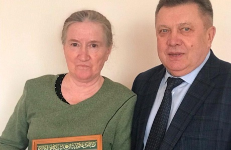 Глава Мокшанского района Тихомиров Н.Н., встретился с мамой участника СВО села Царевщино – Маршевой Любовью Ивановной.