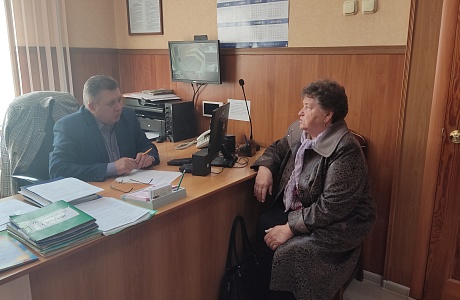 Глава Мокшанского района Н.Н.Тихомиров провел очередной прием граждан. Глава Мокшанского района Н.Н.Тихомиров провел очередной прием граждан.