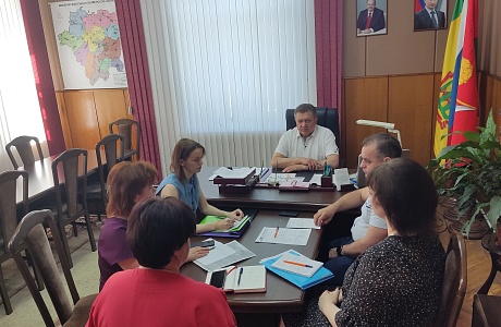 В администрации Мокшанского района провели заседание членов организационного комитета. В администрации Мокшанского района провели заседание членов организационного комитета.
