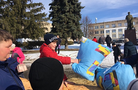1 марта в рамках празднования Широкой Масленицы в центре Мокшана прошли спортивные традиционные состязания с участием детей, молодежи и взрослого населения.