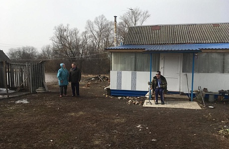 Глава Мокшанского района Тихомиров Н.Н. провел  встречу с жителями улицы Короба села Долгоруково по вопросу обеспечения безопасности населения в период паводка. 