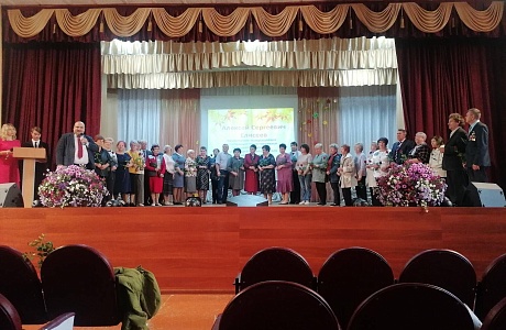 Руководитель депутатского объединения партии "Единая Россия" в Собрании представителей Мокшанского района Алексей Елисеев принял участие в праздновании "Дня учителя" Руководитель депутатского объединения партии "Единая Россия" в Собрании представителей Мокшанского района Алексей Елисеев принял участие в праздновании "Дня учителя"