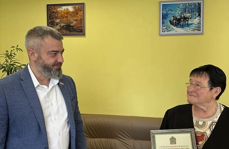Антон Шаронов провел встречу с жителями рабочего поселка Мокшан