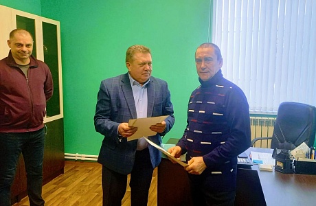 Глава Мокшанского района Н.Н.Тихомиров провел встречу с трудовым коллективом ООО «Новая Изида».