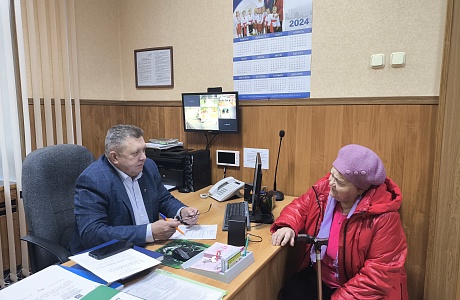 Николай Тихомиров ответил на вопросы граждан Мокшанского района