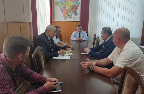 Глава Мокшанского района Н.Н.Тихомиров провел совещание по вопросу обеспечения населения водой в р.п.Мокшан.