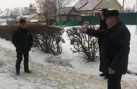 Состоялся рабочий выезд в детский сад «Родничок» с участием заместителя главы администрации Кривенков С.В. и руководителя ООО «Радикс» Курносова А.П. 