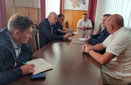 30.05.2023 глава Мокшанского района Н.Н.Тихомиров провел рабочее совещание с ресурсоснабжающими организациями Мокшанского района.