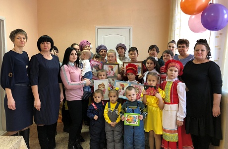 Праздничный огонёк «Святое имя твоё…» посвящённый Дню матери.