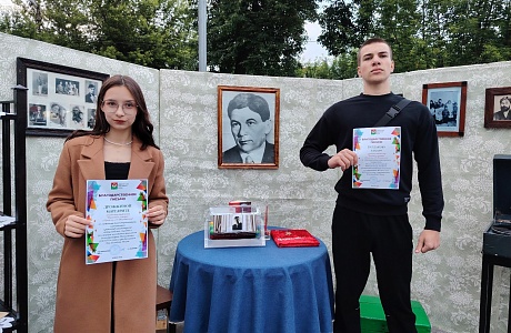 27 июня в центральном парке Мокшана состоялся праздничный вечер, посвящённый Дню молодёжи 27 июня в центральном парке Мокшана состоялся праздничный вечер, посвящённый Дню молодёжи