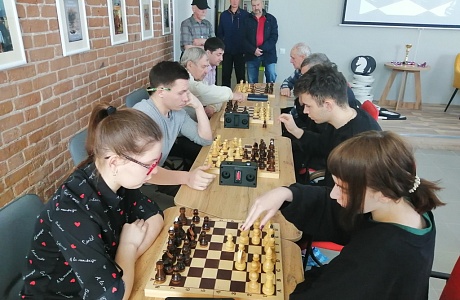 В Мокшане пользуется популярностью такой вид спорта как шахматы. В Мокшане пользуется популярностью такой вид спорта как шахматы.