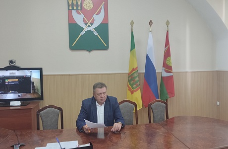 Глава Мокшанского района Н.Н.Тихомиров провел оперативное совещание