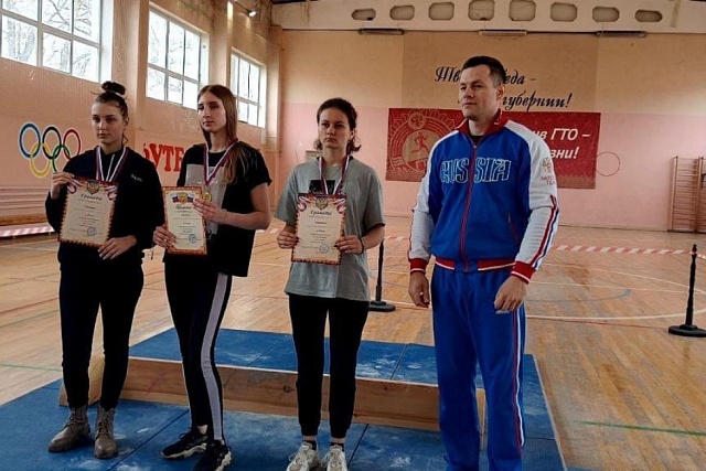 Мокшанские спортсмены приняли участие в первом Кубке ПРОО ФОСК «Урожай» по масс-рестлингу среди сельских спортсменов Мокшанские спортсмены приняли участие в первом Кубке ПРОО ФОСК «Урожай» по масс-рестлингу среди сельских спортсменов
