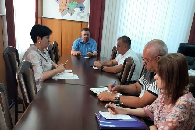 Глава Мокшанского района провел оперативное рабочее совещание