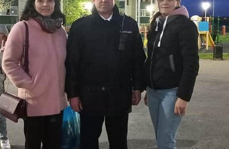 Народная дружина р.п. Мокшан, педагоги совместно с сотрудниками полиции обеспечивали соблюдение общественного порядка при проведении праздничного мероприятия, посвященного «Дню Победы» Народная дружина р.п. Мокшан, педагоги совместно с сотрудниками полиции обеспечивали соблюдение общественного порядка при проведении праздничного мероприятия, посвященного «Дню Победы»