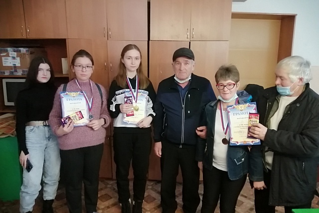 В рамках Декады спорта и здоровья в Мокшанском районе 9 января в Мокшане состоялся Чемпионат Мокшанского района по шашкам.