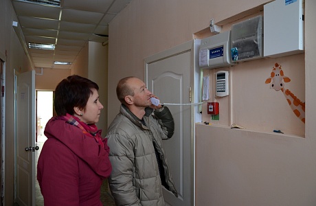 Специалисты Управления образованием администрации проводят проверку состояния противопожарной безопасности образовательных учреждений