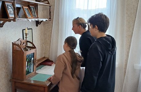 13 августа для гостей из Пензы и Жуковского прошла обзорная экскурсия по уютным комнатам мемориального дома писателя А.Г. Малышкина.
