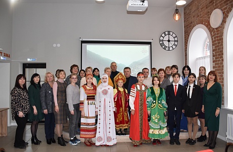 2 ноября в Мокшанской модельной библиотеке произошло важное культурное событие – торжественное открытие площадки международной акции «Большой этнографический диктант - 2024».