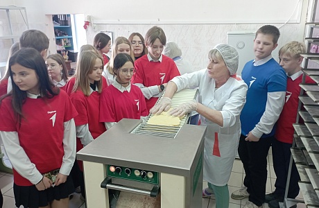 В рамках Недели предпринимательства проведен мастер-класс производства печенья из натуральных продуктов В рамках Недели предпринимательства проведен мастер-класс производства печенья из натуральных продуктов