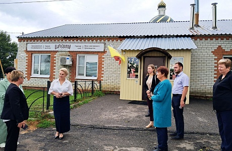 Глава Мокшанского района Решетченко А.В. провела выездное оперативное совещание Глава Мокшанского района Решетченко А.В. провела выездное оперативное совещание