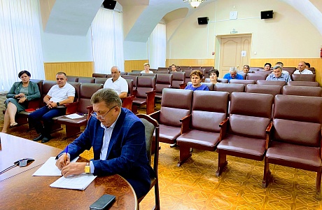 Глава Мокшанского района Н.Н. Тихомиров провел рабочее совещание