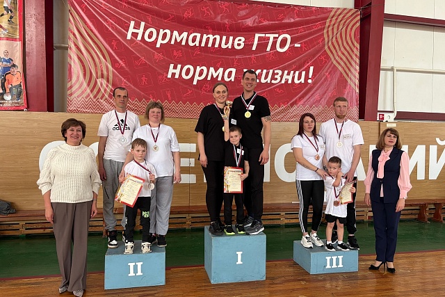 Традиционный фестиваль спортивных семей «Папа, мама, я – спортивная семья» прошел в Мокшане