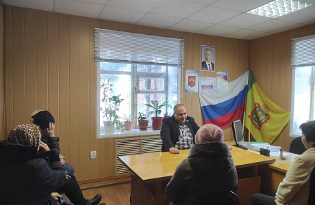 1 декабря 2023 года в здании администрации Богородского сельсовета провел прием своих избирателей депутат Собрания представителей Мокшанского района Алексей Елисеев