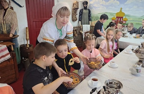 Состоялся кулинарно-филологический мастер-класс «Калачи из малышкинской печи».