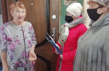 Подворный обход граждан 60 лет и старше работниками КЦСОН 