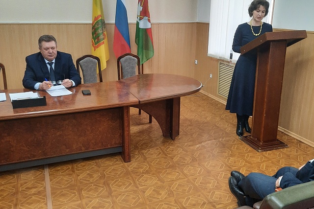          Состоялся отчет председателя Собрания представителей Мокшанского района
