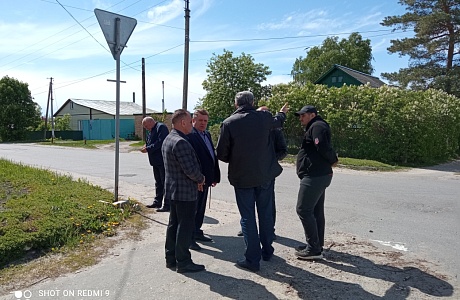 Глава Мокшанского  района Николай Тихомиров провел  рабочую планёрку с подрядчиками, выполняющими работы по благоустройству объекта "Участок улицы Поцелуева" 