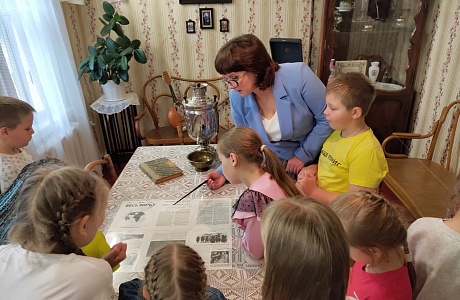 Сотрудники музея провели тематическую экскурсию "Детские годы Саши Малышкина" Сотрудники музея провели тематическую экскурсию "Детские годы Саши Малышкина"