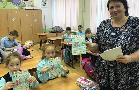25 декабря с учениками 2 «В» класса МБОУ СОШ № 2 было проведено новогоднее приключение «Однажды в Снежном царстве». 