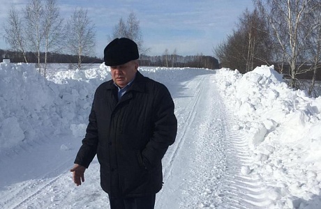 В результате обильного выпадения снега и в рамках контроля очистки дорог, объехал территорию Широкоисского сельсовета.