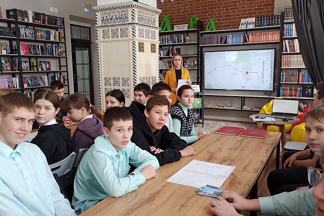 В районной библиотеке прошел экологический час "Тропинками родного края" В районной библиотеке прошел экологический час "Тропинками родного края"