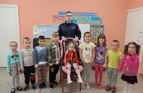 В МБДОУ ДС «Золотая рыбка» проведена профилактическая акция «Автокресло – детям!». В МБДОУ ДС «Золотая рыбка» проведена профилактическая акция «Автокресло – детям!».