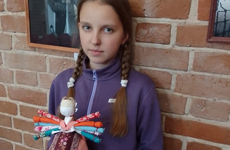 Кукла Десятиручка — оберег древнеславянских женщин, который покровительствовал им в нелегких крестьянских буднях.