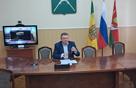 Глава Мокшанского района Тихомиров Н.Н. провел оперативное совещание по вопросам социального характера.