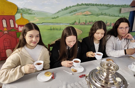 ШКОЛЬНИКИ НАУЧИЛИСЬ ПЕЧЬ КАЛАЧИКИ ПО-МАЛЫШКИНСКИ