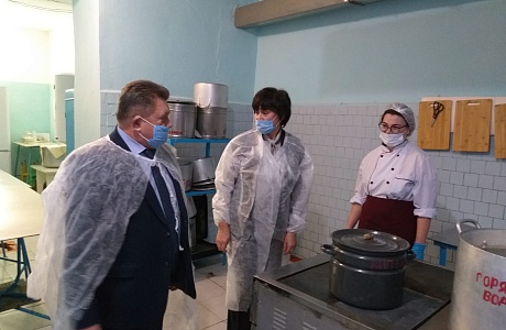 В Мокшанском районе идут проверки организации питания в образовательных учреждениях.