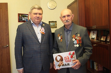 Управляющий Отделением СФР по Пензенской области поздравил ветерана Великой Отечественной войны Виктора Семеновича Городнова