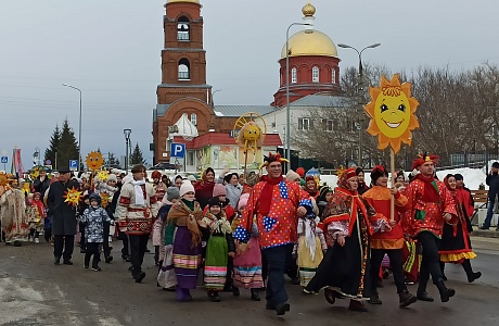Сотрудники библиотеки 17 марта приняли участие в «Масленичном разгуляе». 