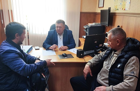 02.10.2023 глава Мокшанского района Н.Н.Тихомиров провёл личный прием граждан. 02.10.2023 глава Мокшанского района Н.Н.Тихомиров провёл личный прием граждан.